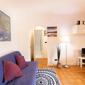 https://up-house.it-romehotels.com